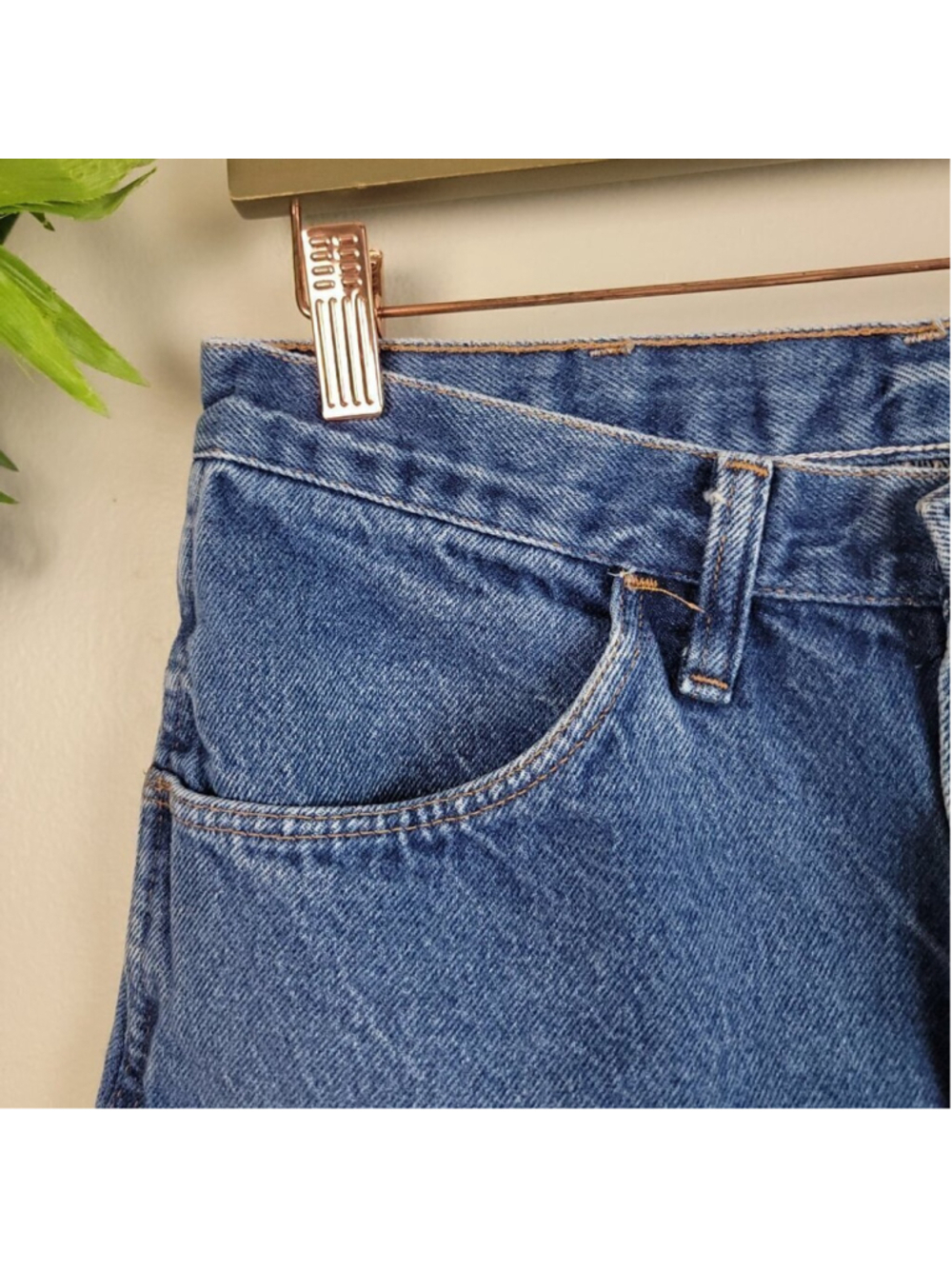Vintage Rustler Cutoff High Rise Medium Blue Frayed Jean Mom Relaxed Shorts 2 4 - Picture 4 of 11